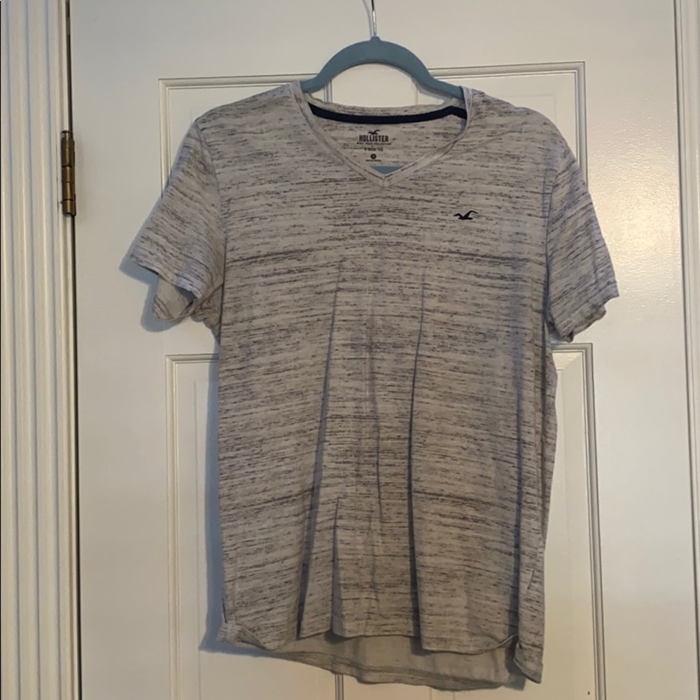 Hollister Must Have Collection V Neck